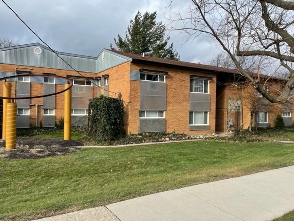 Walnut Manor Apartments Royal Oak, MI Apartments