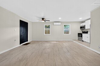 23130 Bayleaf Dr in Spring, TX - Building Photo - Building Photo