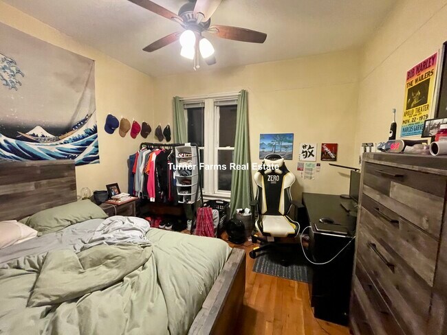 731 Parker St, Unit 3 in Boston, MA - Building Photo - Building Photo