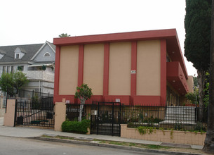 1850 N Van Ness Ave in Los Angeles, CA - Foto de edificio - Building Photo