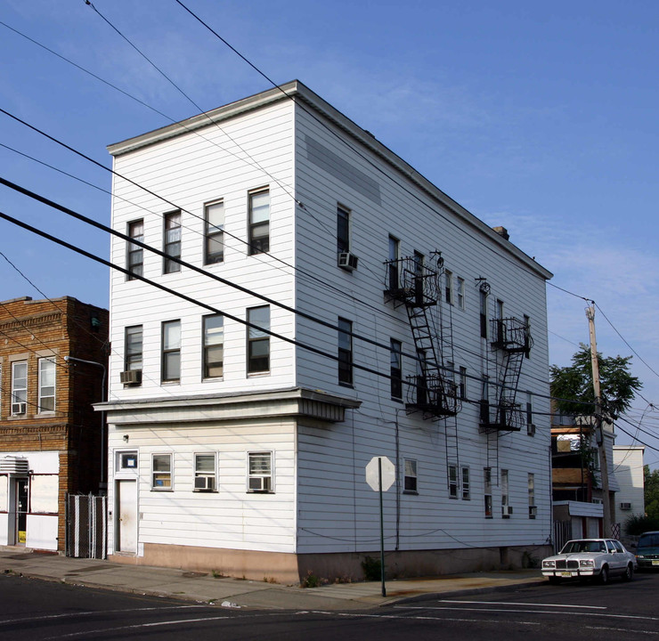 91 Jewell St in Garfield, NJ - Building Photo