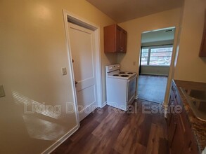 355 S 47th St in Lincoln, NE - Foto de edificio - Building Photo