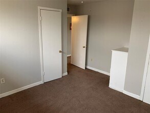 4045 W Bellfort Ave-Unit -6 in Houston, TX - Building Photo - Building Photo