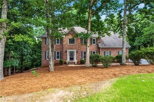 5525 Hampstead Way in Duluth, GA - Building Photo