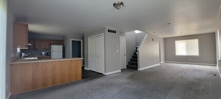 3253 E 11 Mile Rd in Warren, MI - Building Photo - Building Photo