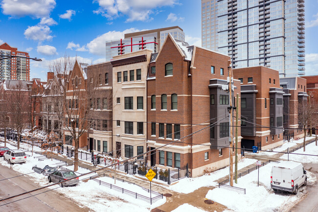 Prairie District Homes in Chicago, IL - Building Photo - Building Photo