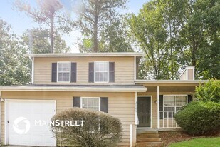 2089 Glenwood Downs Dr in Decatur, GA - Building Photo