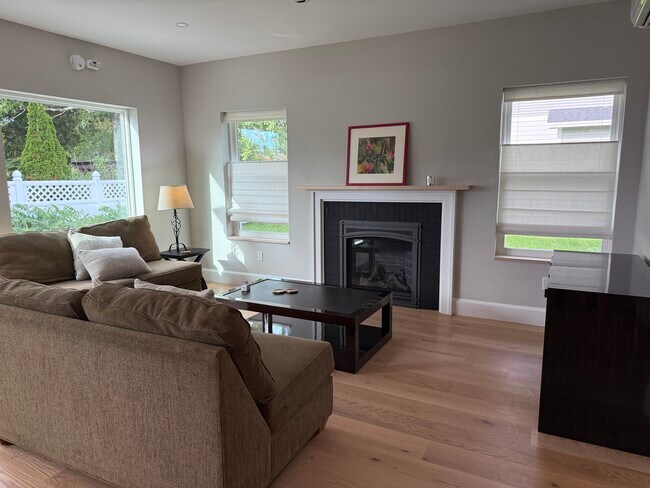 42 O'Neil St in South Portland, ME - Building Photo - Building Photo