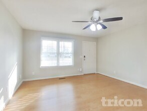 712 Paige Ct in Columbia, TN - Foto de edificio - Building Photo