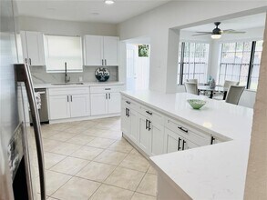 3962 NW 36th Way in Lauderdale Lakes, FL - Building Photo - Building Photo