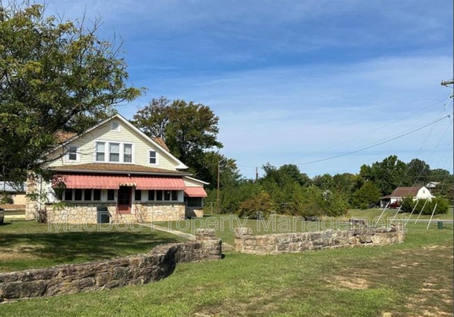 885 Truslow Rd in Fredericksburg, VA - Building Photo - Building Photo