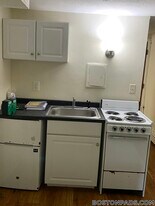 51 S Huntington Ave in Boston, MA - Building Photo