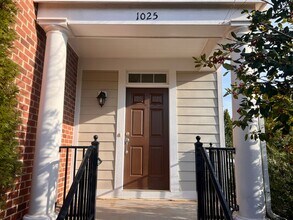 1025 Farrow Dr in Charlottesville, VA - Building Photo - Building Photo