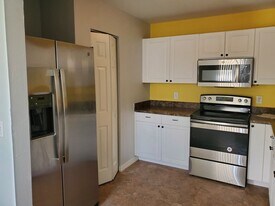 4275 Woodside Ave in Ft. Myers, FL - Building Photo