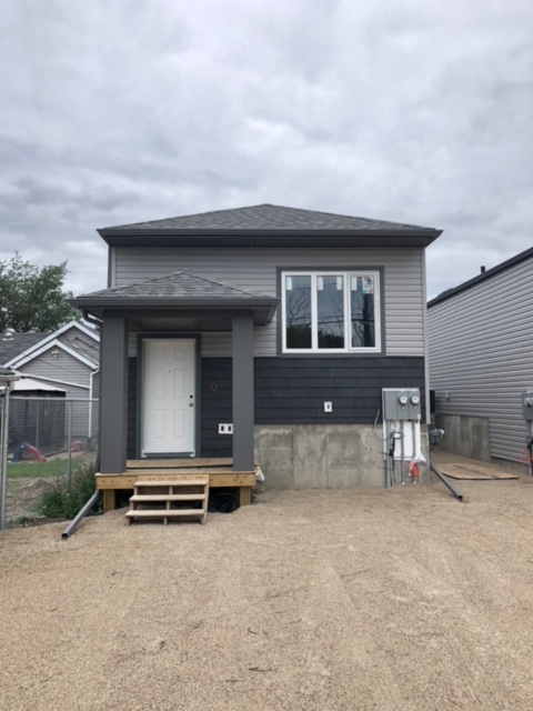 503 Ottawa St in Regina, SK - Building Photo