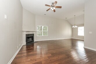 1004 Dupree Point Dr in Nashville, TN - Building Photo - Building Photo