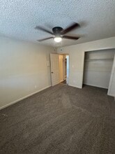 3254 E Olive Ave, Unit 3254 E Olive #D in Fresno, CA - Foto de edificio - Building Photo