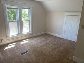 1412 N Champaign St in Champaign, IL - Building Photo - Building Photo