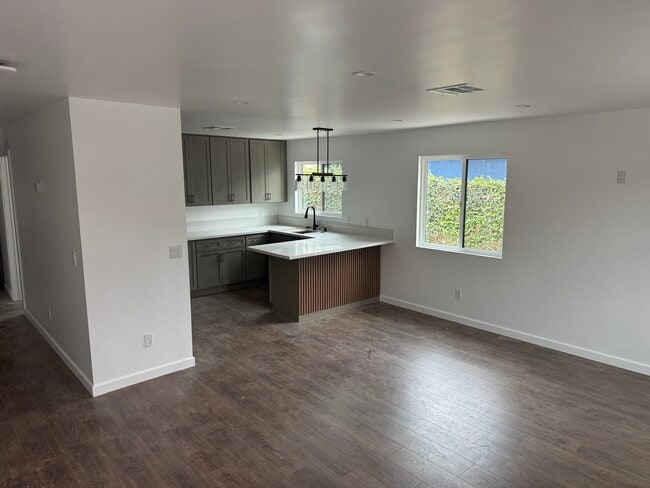 4210 W 119th St in Hawthorne, CA - Building Photo - Building Photo