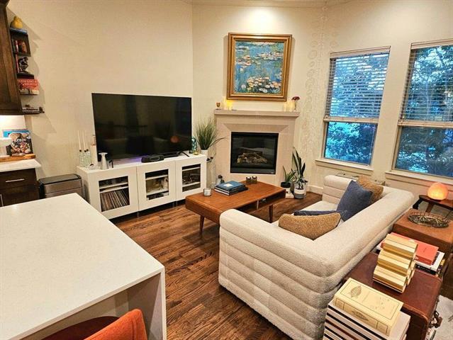 property at 7333 Valley View Ln