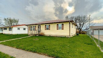 2454 Poplar Ln in Lafayette, IN - Building Photo