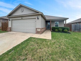 10201 Hidden Village Dr in Oklahoma City, OK - Building Photo