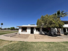 7135 W Coolidge St in Phoenix, AZ - Building Photo