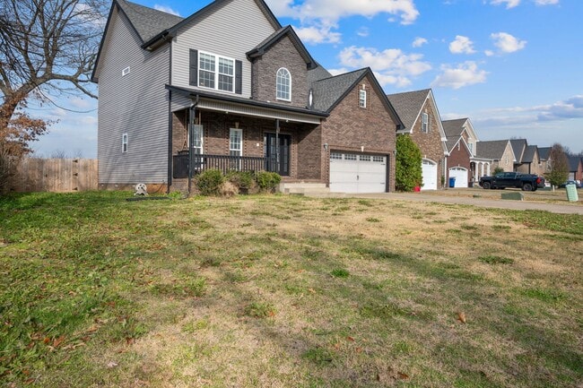 719 Ellie Nat Dr in Clarksville, TN - Building Photo - Building Photo