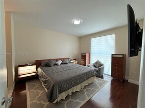 7275 SW 90th Way in Miami, FL - Building Photo - Building Photo