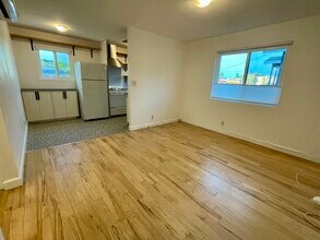2147 Santa Ynez St in Los Angeles, CA - Building Photo - Building Photo