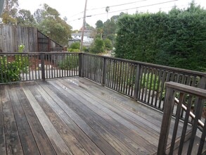 91-95 W Crescent Dr in San Rafael, CA - Building Photo - Building Photo