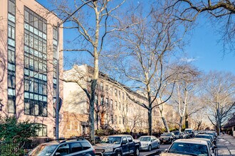 11 2nd Pl in Brooklyn, NY - Building Photo - Building Photo