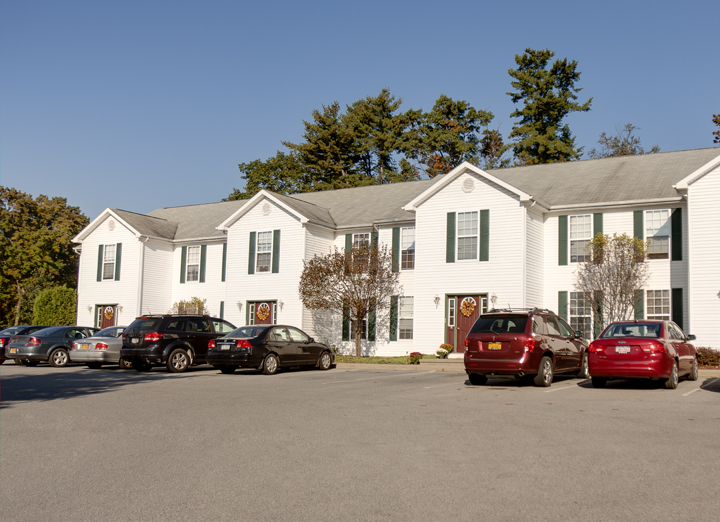 Hunterbrook in Queensbury, NY - Building Photo