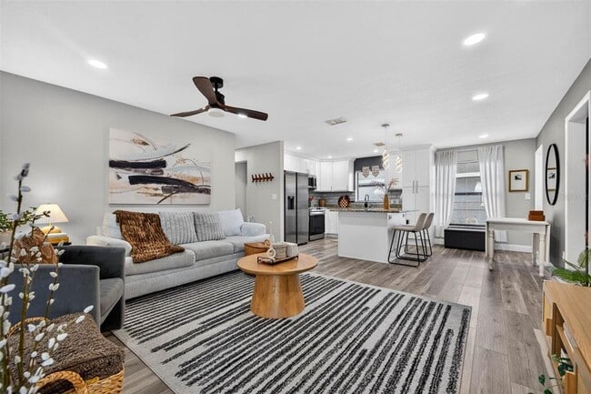 6501 Livingston Ave N in St. Petersburg, FL - Building Photo - Building Photo