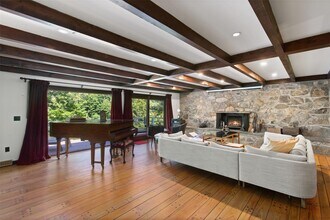 30 Lake Dr in Holmes, NY - Building Photo - Building Photo