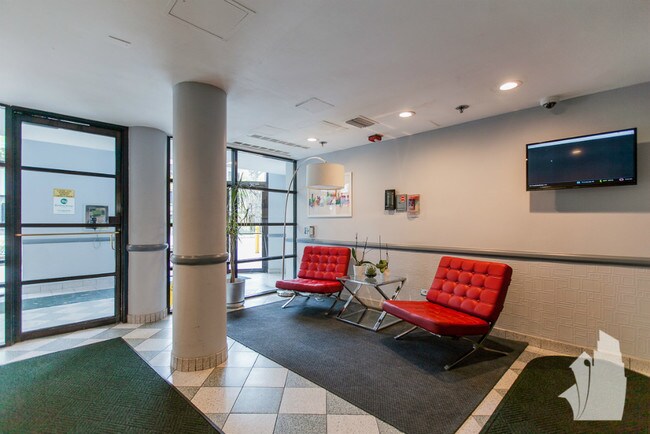 711 W Gordon Ter-Unit -301B in Chicago, IL - Building Photo - Building Photo
