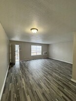 Beautiful, spacious property with an excellent location! in Corpus Christi, TX - Building Photo
