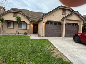 1102 Kirksey Dr in Turlock, CA - Building Photo