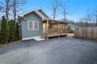 5112 Creek Rd in Schnecksville, PA - Building Photo - Building Photo