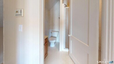 17 Landin St in Woodbridge, CT - Building Photo - Building Photo