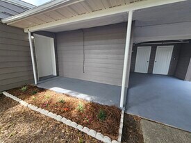 75 S Madison Dr in Pensacola, FL - Building Photo