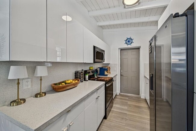 property at 140 SE 9th Ave