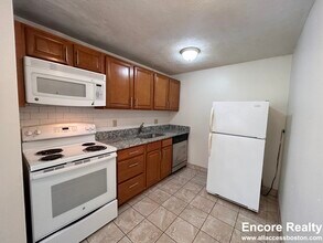 71 Gardner St in Boston, MA - Foto de edificio - Building Photo