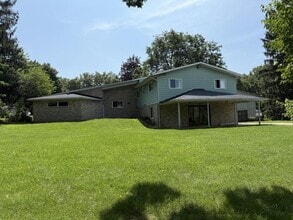 1694 Arthur Dr in Wooster, OH - Building Photo - Building Photo