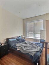 25 Garrison Rd, Unit 3 in Brookline, MA - Foto de edificio - Building Photo