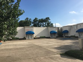 Heritage Court in Beaumont, TX - Building Photo - Building Photo