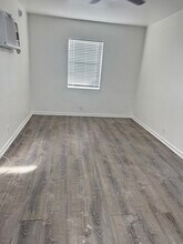 1017 N E St, Unit 2 in Lake Worth Beach, FL - Building Photo - Building Photo
