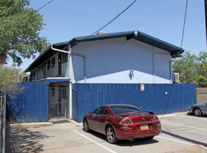 206 Princeton Dr SE in Albuquerque, NM - Building Photo - Building Photo