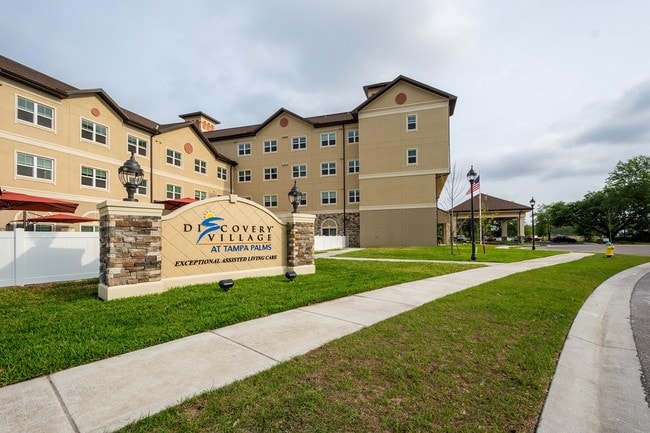 Discovery Village @ Tampa Palms Senior Living in Tampa, FL - Building Photo - Building Photo