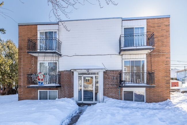 2210 Vallières Rue